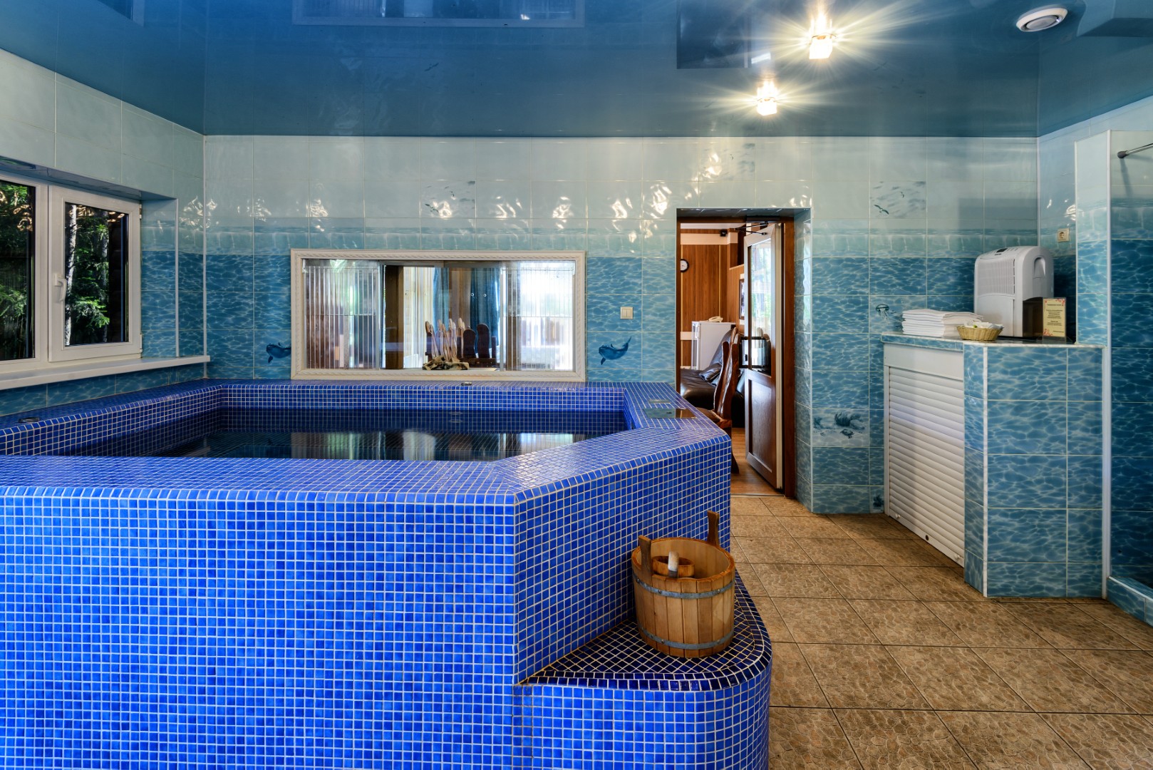 Коттедж с баней и бильярдом