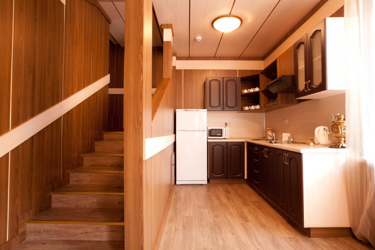 Коттедж с баней и бильярдом