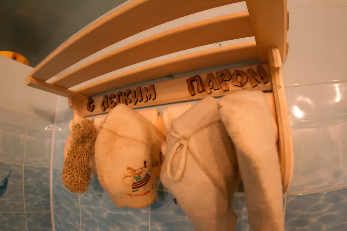 Коттедж с баней и бильярдом